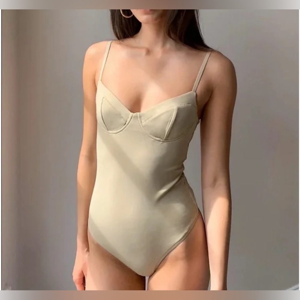 Aritzia Babaton Forte Contour Bodysuit